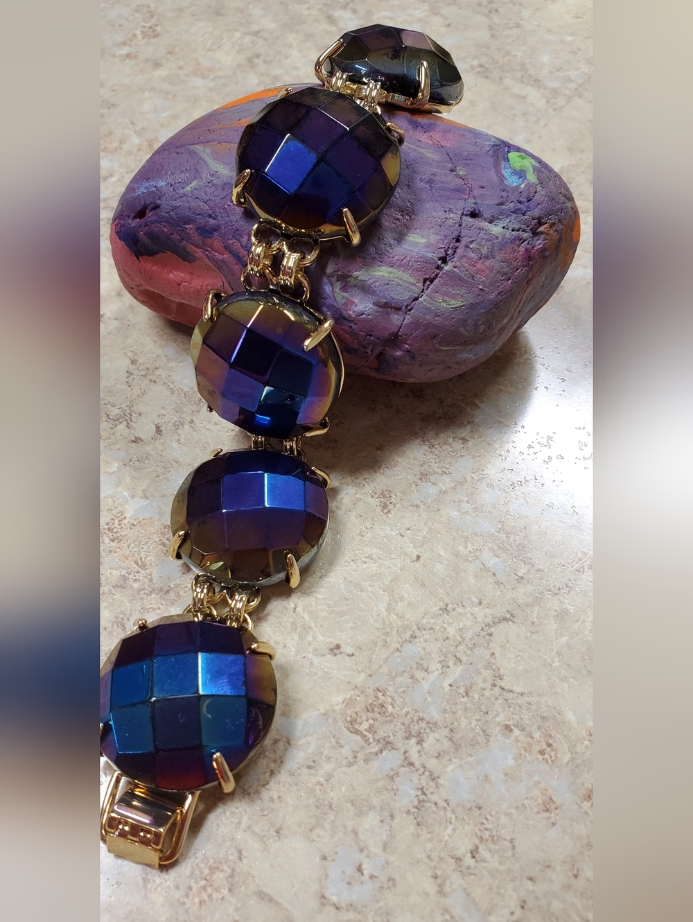 Kendra Scott Cassie Gold-Tone Bracelet with Iridescent Blue-Purple Stones